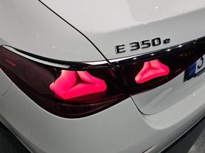 MERCEDES-BENZ E-CLASS - 10