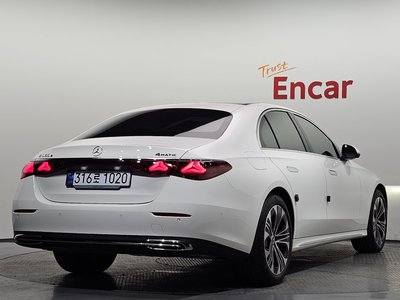 MERCEDES-BENZ E-CLASS - 3