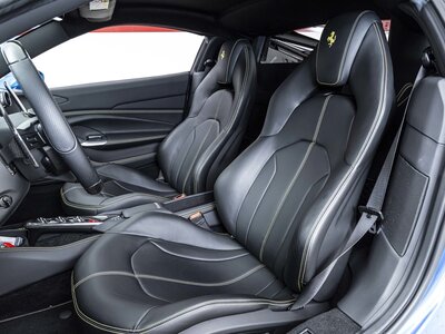 FERRARI F8 TRIBUTO - 2