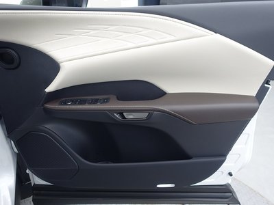 صورة مصغرة 12 لـ 2024 Lexus RX