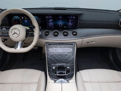 MERCEDES-BENZ E-CLASS - 4