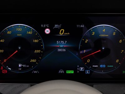 MERCEDES-BENZ E-CLASS - 8