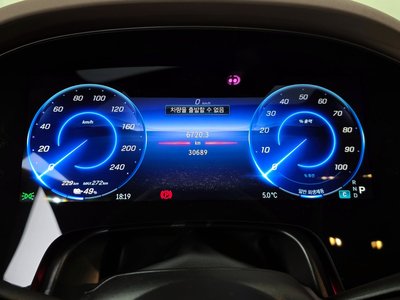 MERCEDES-BENZ EQS - 8