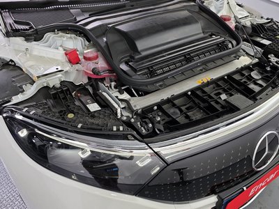 MERCEDES-BENZ EQS - 7