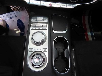 2021 Genesis GV70 — миниатюра 11