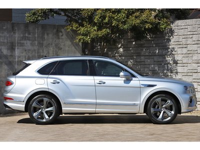 BENTLEY BENTAYGA - 7