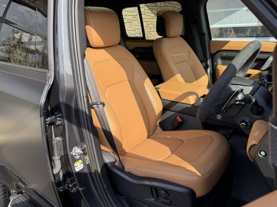 LAND ROVER DEFENDER - 5