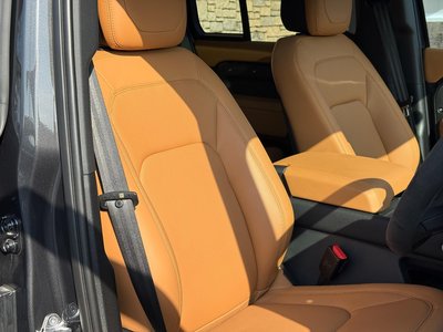 LAND ROVER DEFENDER - 9