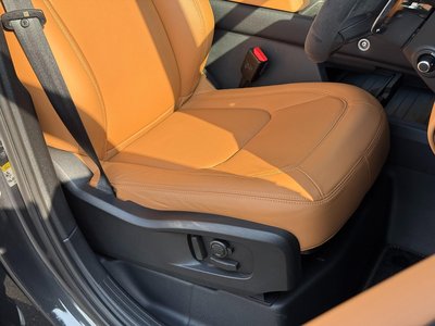 LAND ROVER DEFENDER - 10