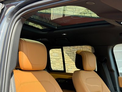 LAND ROVER DEFENDER - 8