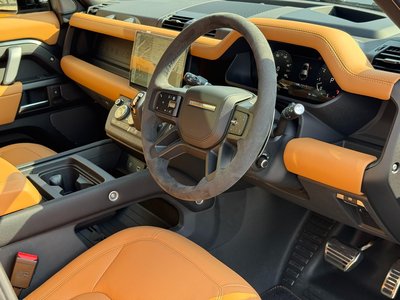 LAND ROVER DEFENDER - 4