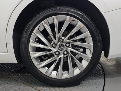 2025 Lexus ES photo 8