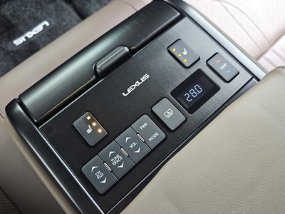 صورة مصغرة 33 لـ 2025 Lexus ES