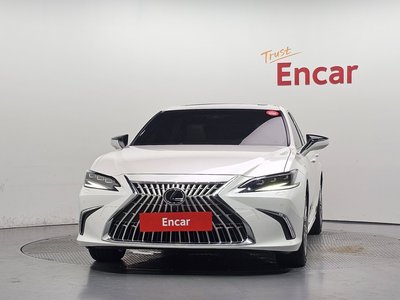 2025 Lexus ES photo 2