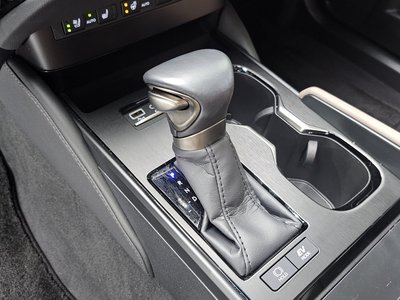 صورة مصغرة 12 لـ 2025 Lexus ES