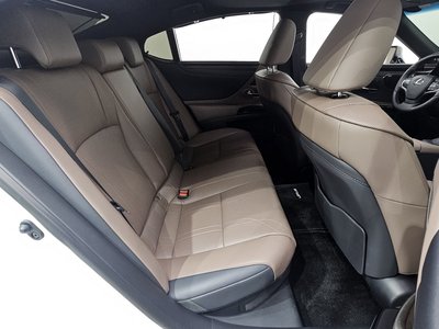 صورة مصغرة 17 لـ 2025 Lexus ES