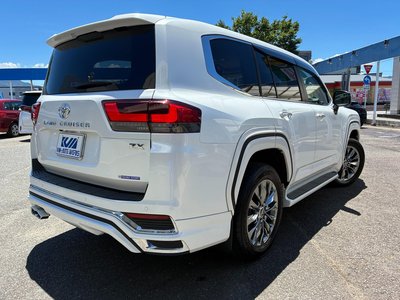 2025 Toyota LAND CRUISER 300 照片 3