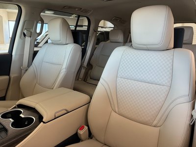 2025 Toyota LAND CRUISER 300 照片 8