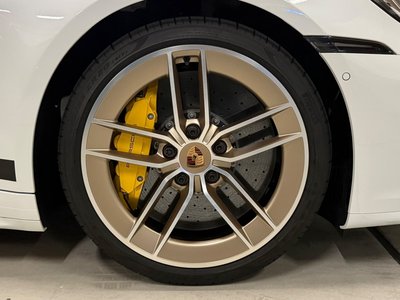 PORSCHE 911 CABRIOLET - 7