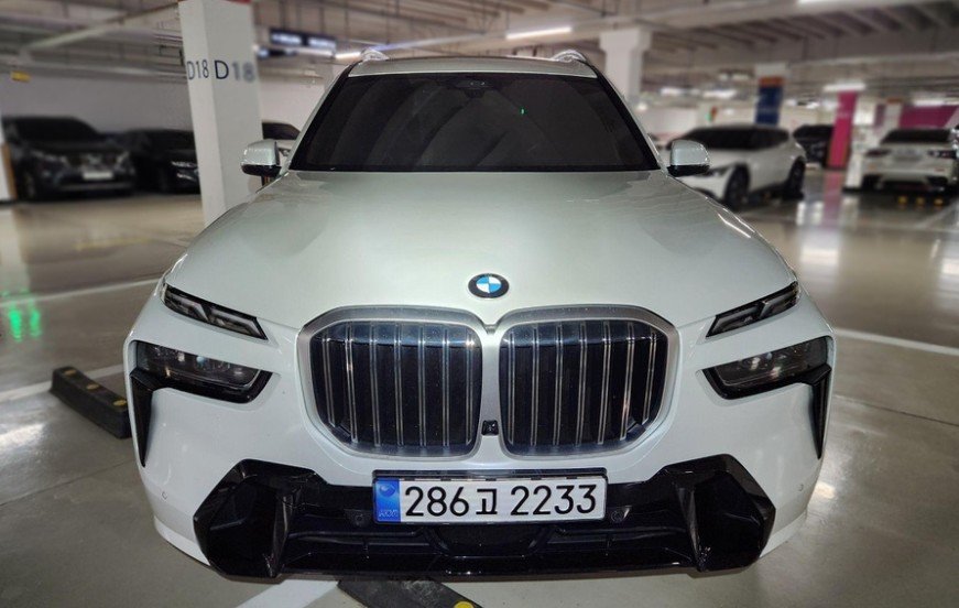BMW X7 - View 1
