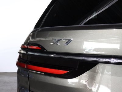2024 BMW X7 thumbnail 13
