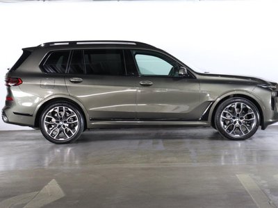 2024 BMW X7 photo 3