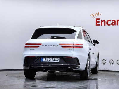 صورة 3 لـ 2025 Genesis GV70