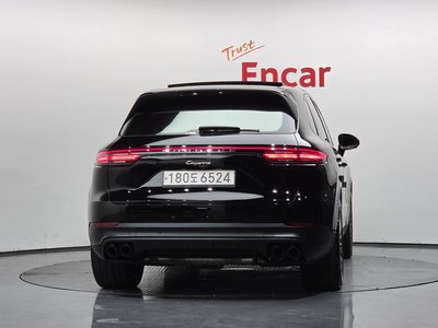 PORSCHE CAYENNE - 3