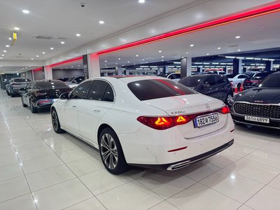 MERCEDES-BENZ E-CLASS - 4