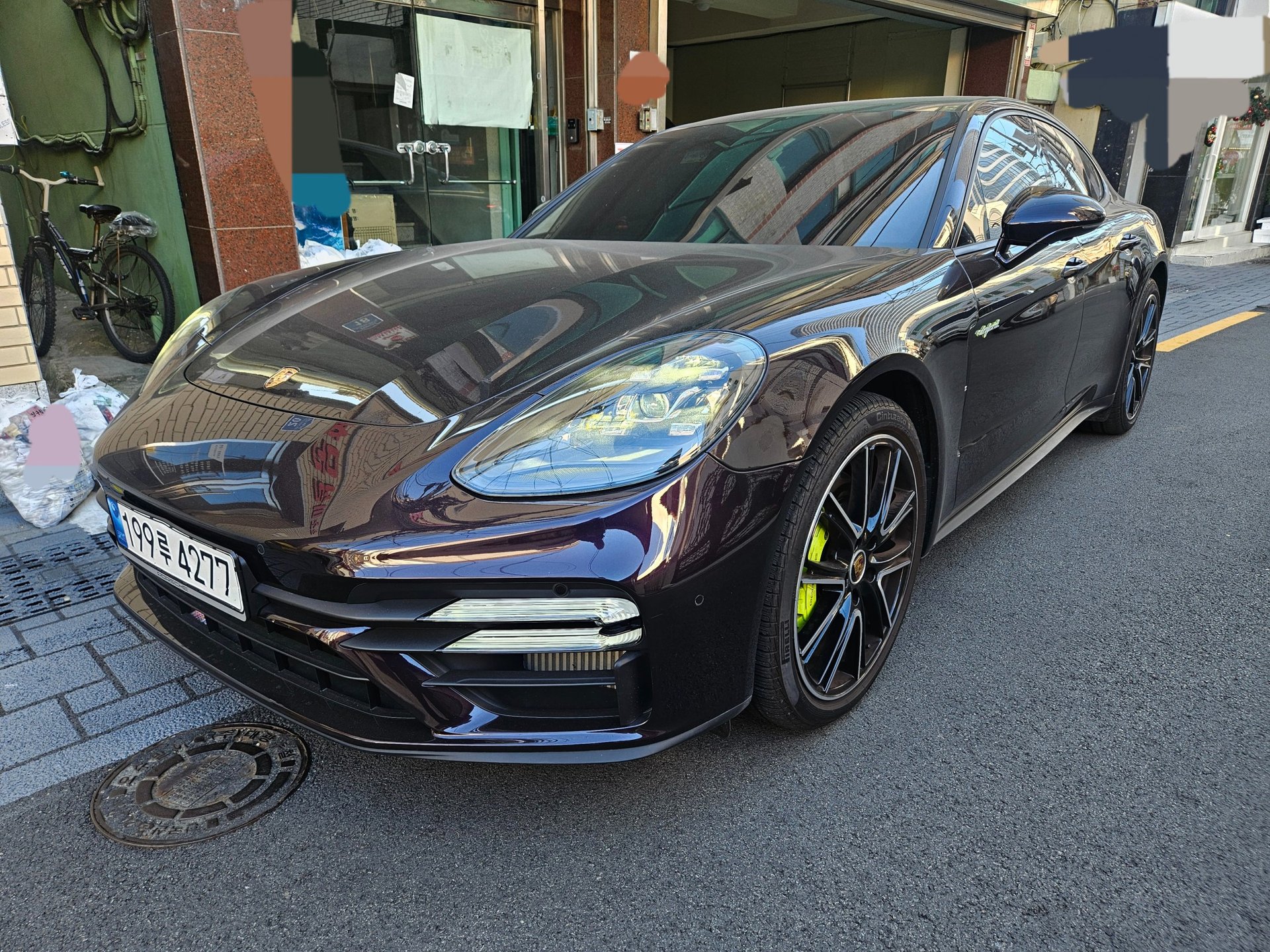 PORSCHE PANAMERA - View 1