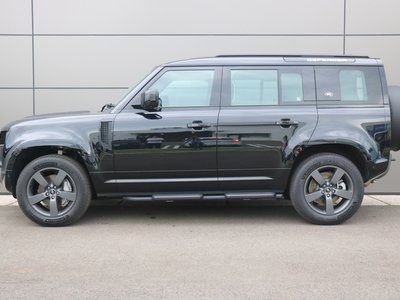 صورة 2 لـ 2025 LAND Rover DEFENDER