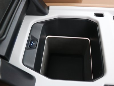 2025 LAND Rover DEFENDER 缩略图 21