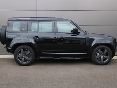 صورة 6 لـ 2025 LAND Rover DEFENDER