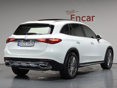 2025 Mercedes-BENZ GLC — фото 4