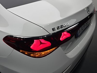 MERCEDES-BENZ E-CLASS - 10
