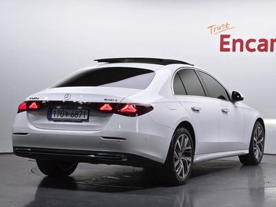 MERCEDES-BENZ E-CLASS - 3