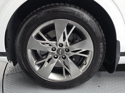 صورة 6 لـ 2021 Genesis GV70