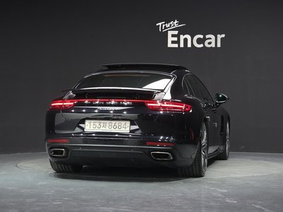 PORSCHE PANAMERA - 4