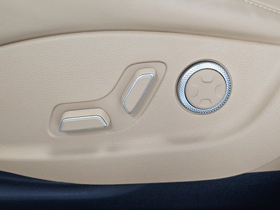 2023 Genesis GV80 thumbnail 31