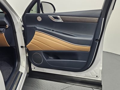 2023 Genesis GV80 thumbnail 15
