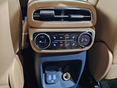2023 Genesis GV80 thumbnail 33