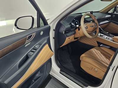 2023 Genesis GV80 thumbnail 13