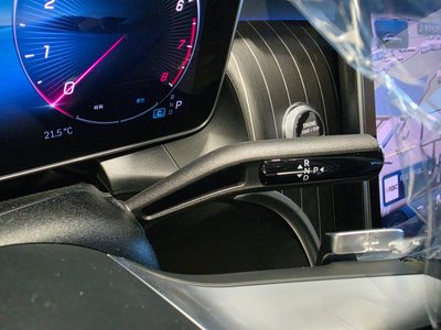 MERCEDES-BENZ GLC - 9