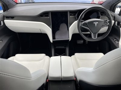 2020 Tesla MODEL X — фото 3