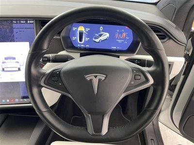 2020 Tesla MODEL X — фото 10