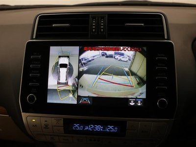 TOYOTA LAND CRUISER - 7