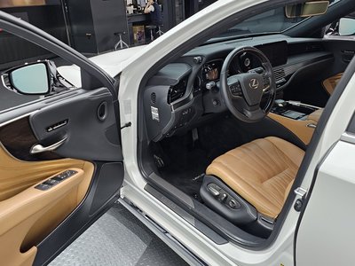 2022 Lexus LS 缩略图 13