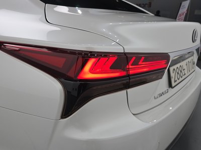 LEXUS LS - 10