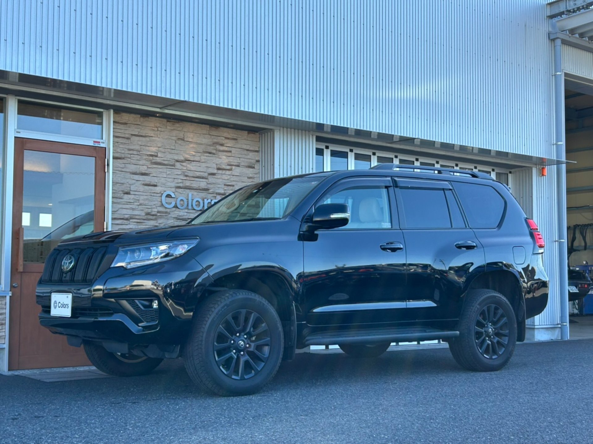 TOYOTA LAND CRUISER PRADO - View 1