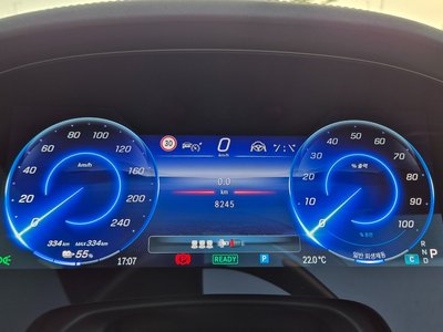 MERCEDES-BENZ EQS - 8